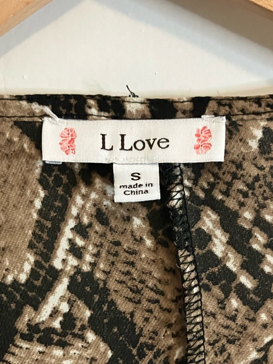 I Love - snakeskin print blouse - Picture 2 of 5